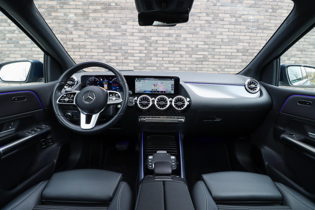 52301611-1.jpg