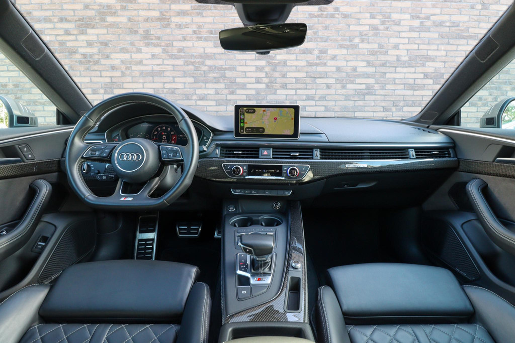 56607214-1.jpg
